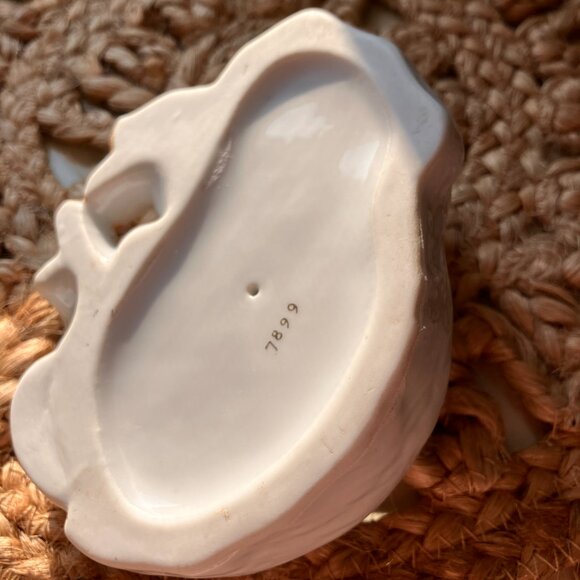 White Porcelain Cat Figurine - Vintage - #7899 Andrea by Sadek Figurine - Picture 3 of 7